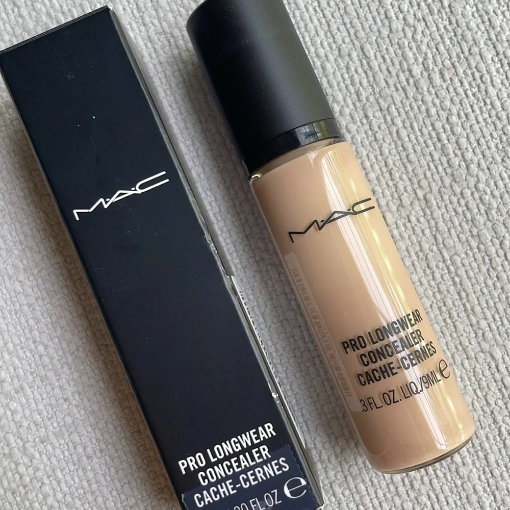MAC cosmetics pro longwear Concealer NC15